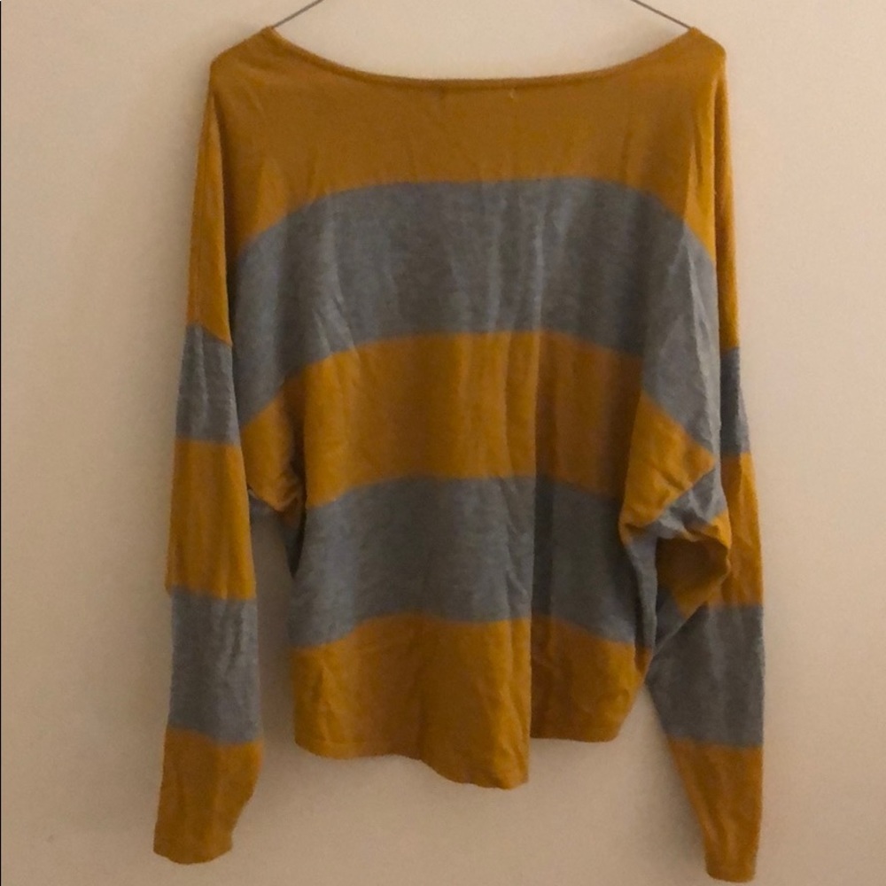 Sweater - Picture 2 of 4